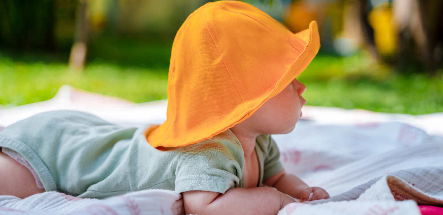 Sole e neonati: proteggere efficacemente la pelle dei bambini